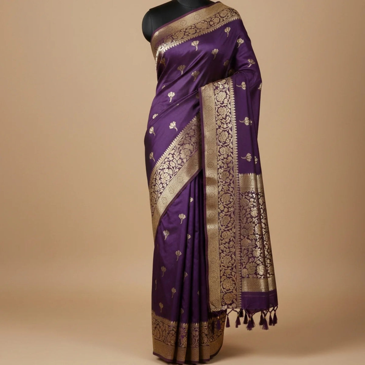 Kota Doria Saree – Golden Lattice